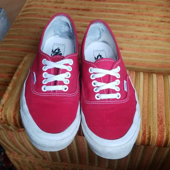 Shoes - Picture 5 of 6